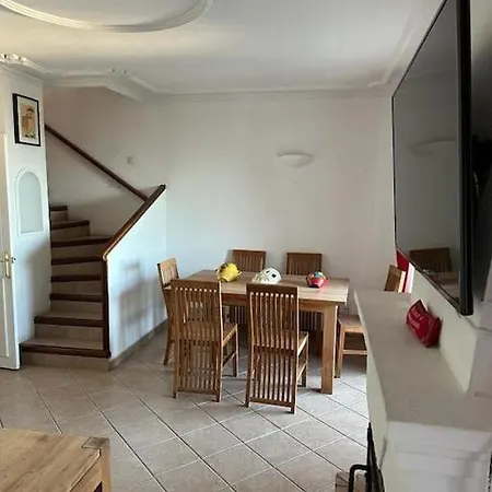 Casa de Férias Preciosa En *